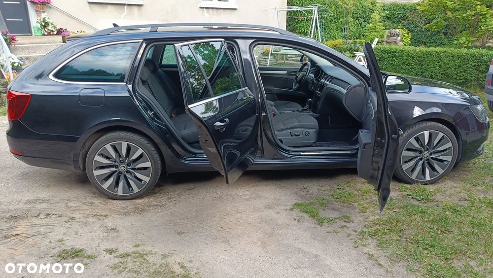 Skoda Superb 2.0 TDI Active DSG - 9
