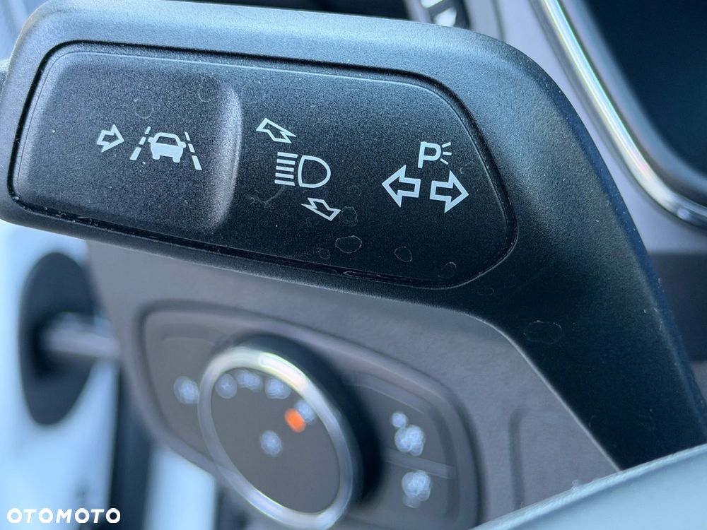 Ford Focus 1.0 EcoBoost Hybrid ACTIVE - 36