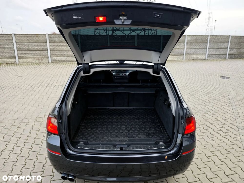 BMW Seria 5 525d xDrive - 21