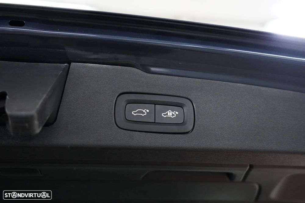 Volvo V60 Cross Country 2.0 B4 Geartronic - 27