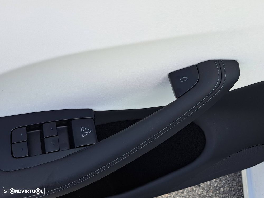 Tesla Model 3 Tração Traseira Premium - 28