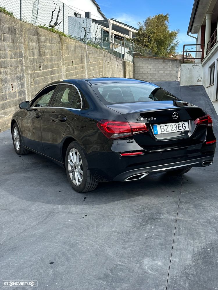 Mercedes-Benz A 250 Limousine e 8G-DCT Progressive - 4