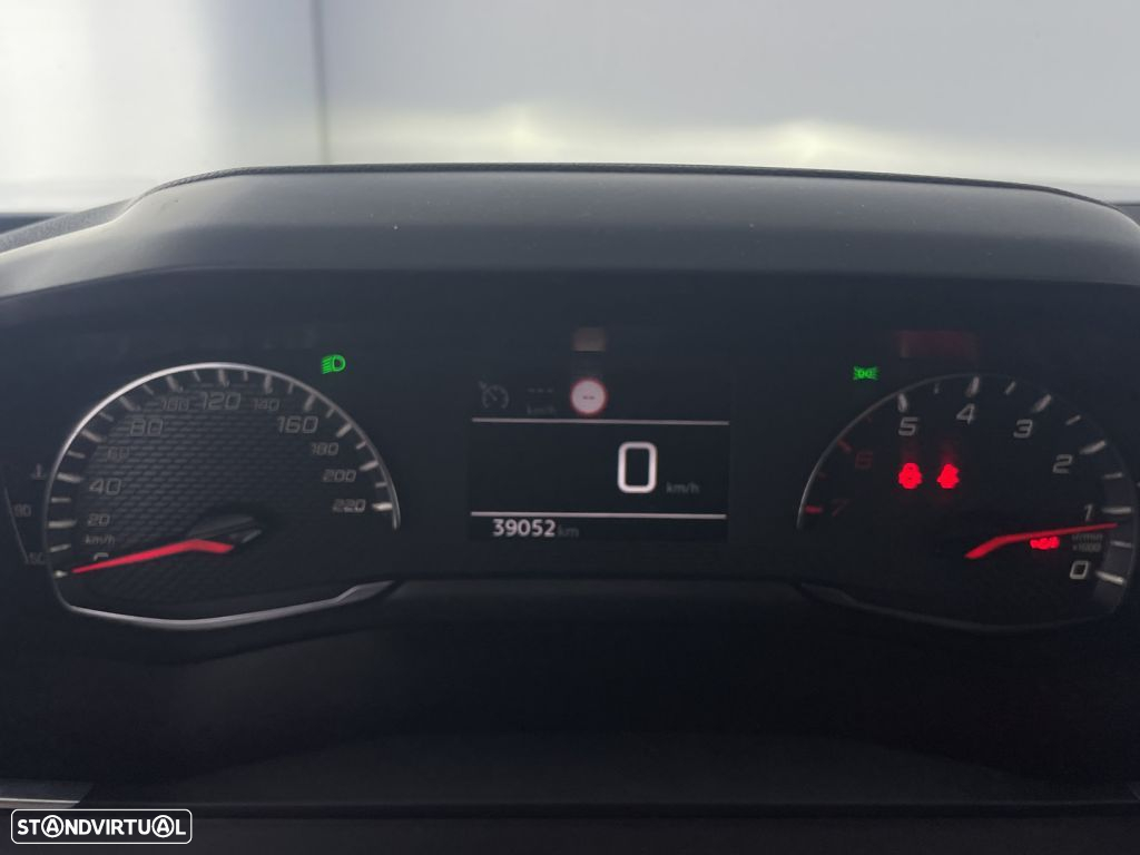 Peugeot 2008 1.2 PureTech Active Pack - 9