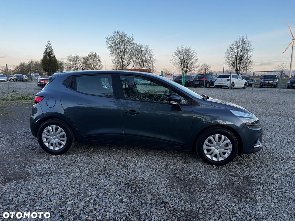 Renault Clio 1.2 16V 75 Start - 5