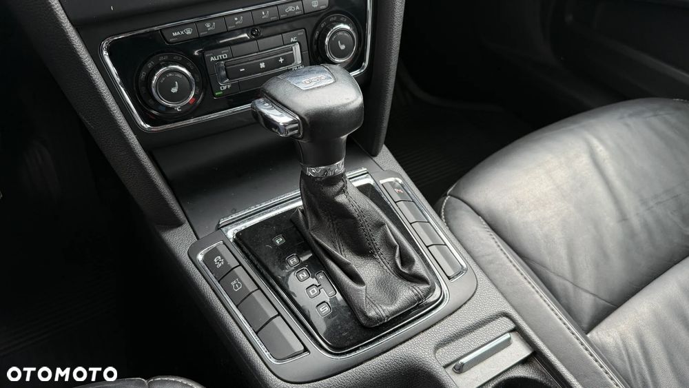 Skoda Superb 2.0 TDI Elegance DSG - 31