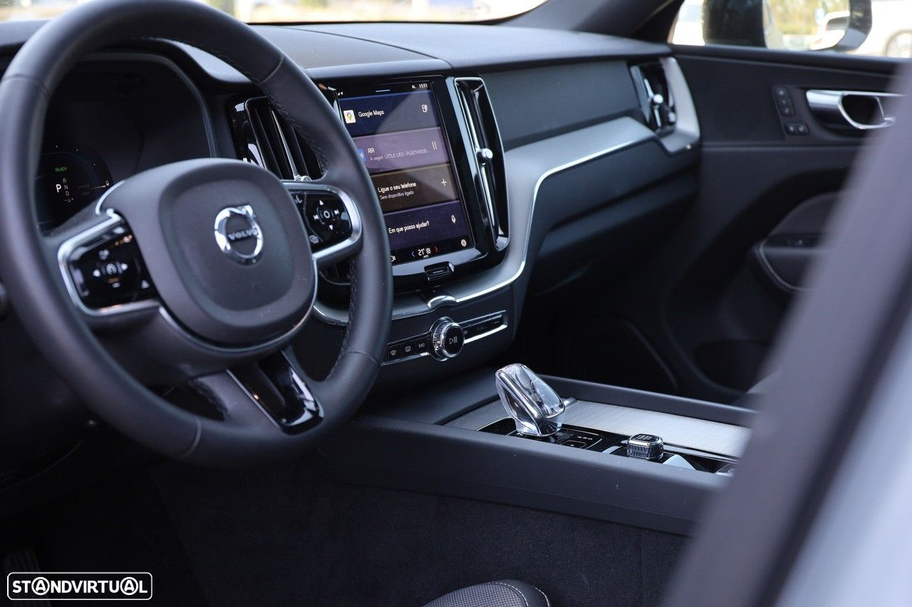 Volvo XC 60 2.0 T6 PHEV Plus Dark AWD - 14