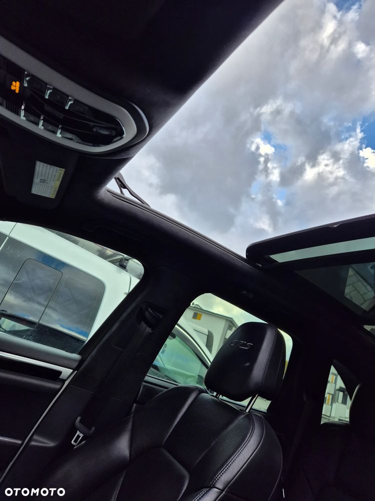 Porsche Cayenne - 31