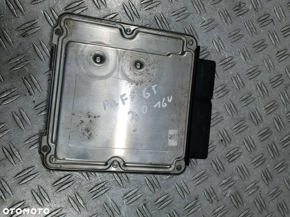 KOMPUTER, STEROWNIK ALFA ROMEO GT 00551950240 0261S01032  MED711A018 - 2