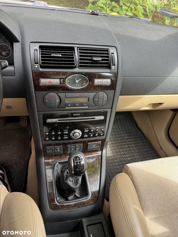 Ford Mondeo 1.8 Titanium - 2