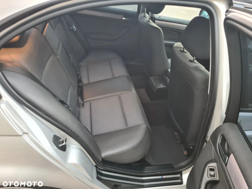 BMW Seria 3 318i - 12