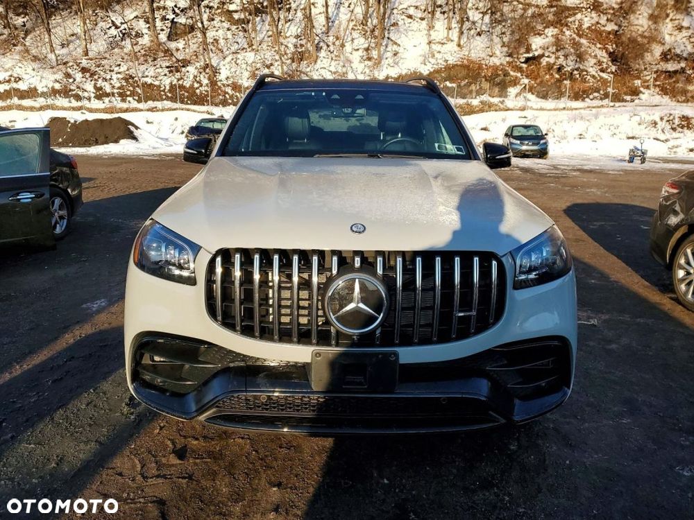 Mercedes-Benz GLS - 12