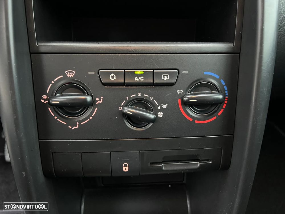 Peugeot 207 VAN 1.4 HDI AC - 23