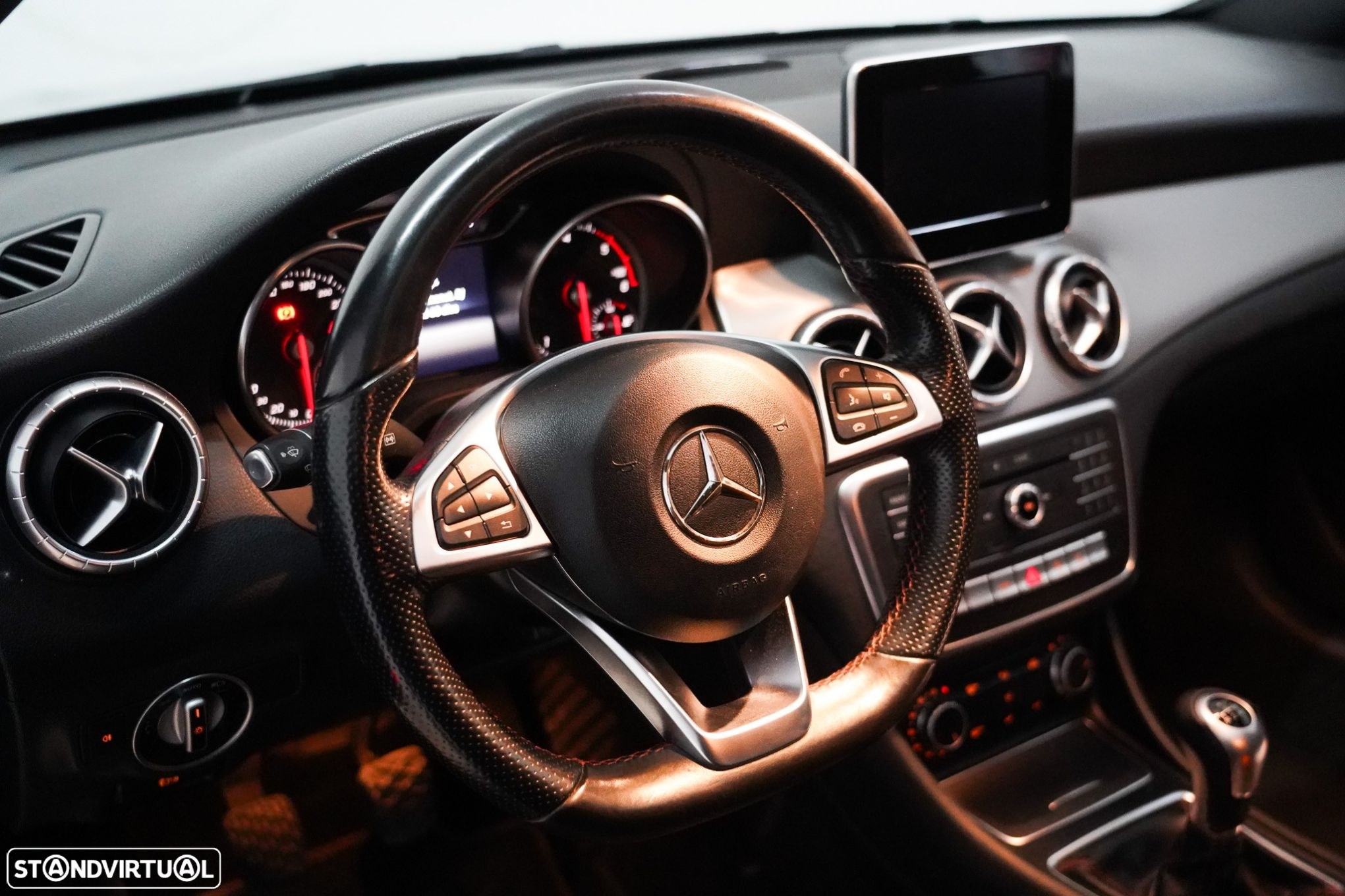 Mercedes-Benz CLA 200 - 9