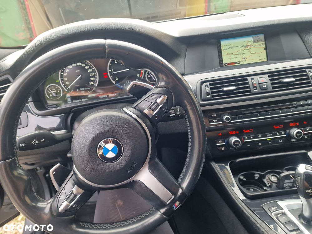BMW Seria 5 520d - 24