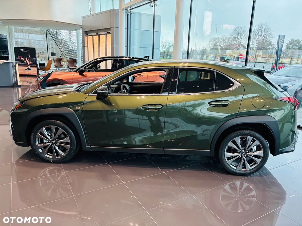 Lexus UX 300h F Sport Design - 2