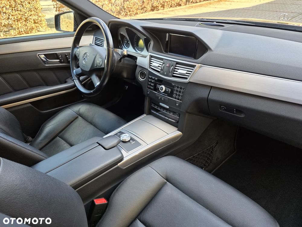 Mercedes-Benz Klasa E 350 CGI BlueEFFICIENCY 7G-TRONIC Avantgarde - 16