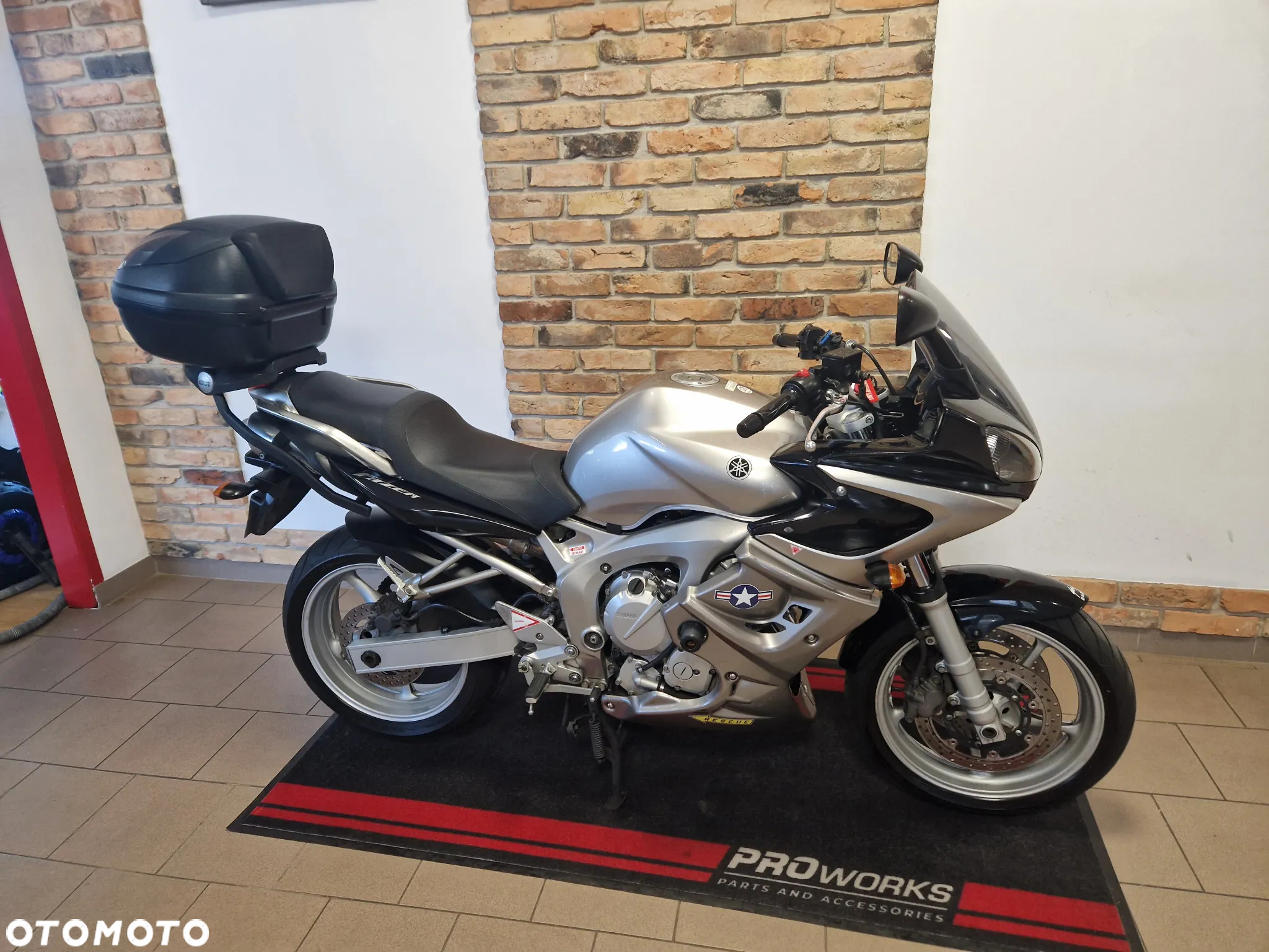 Yamaha FZ6 - 10