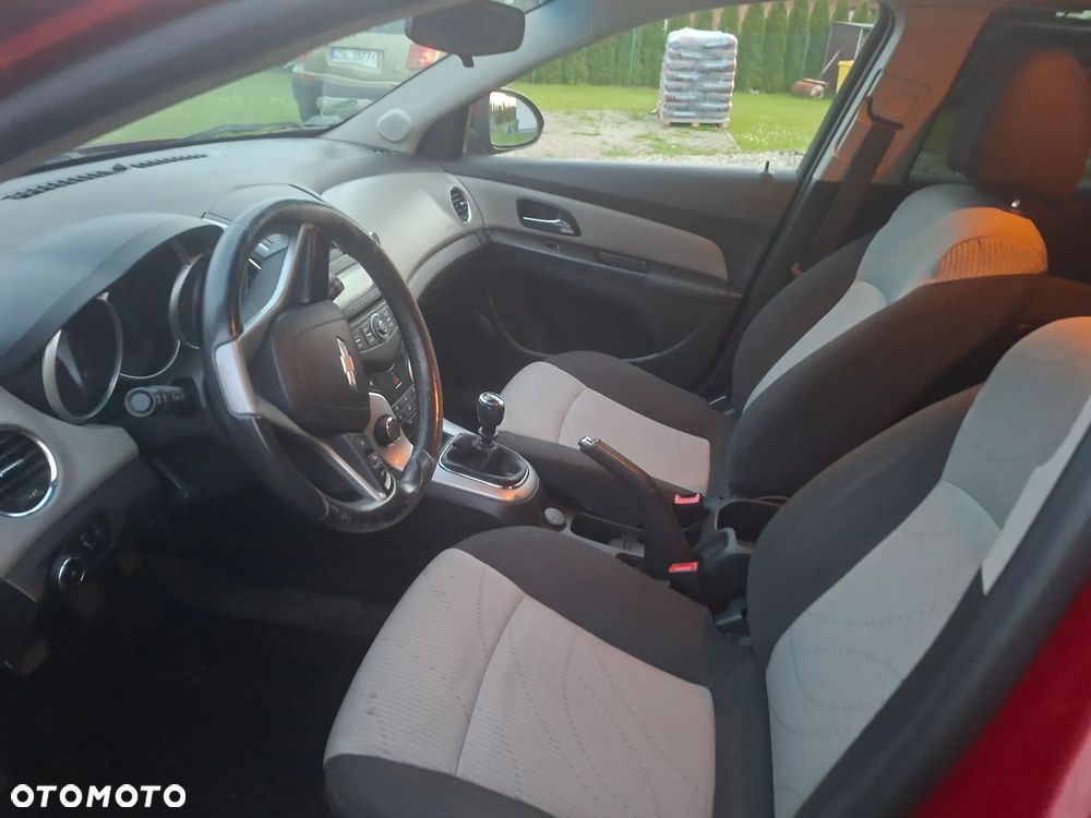 Chevrolet Cruze 1.6 LS - 9