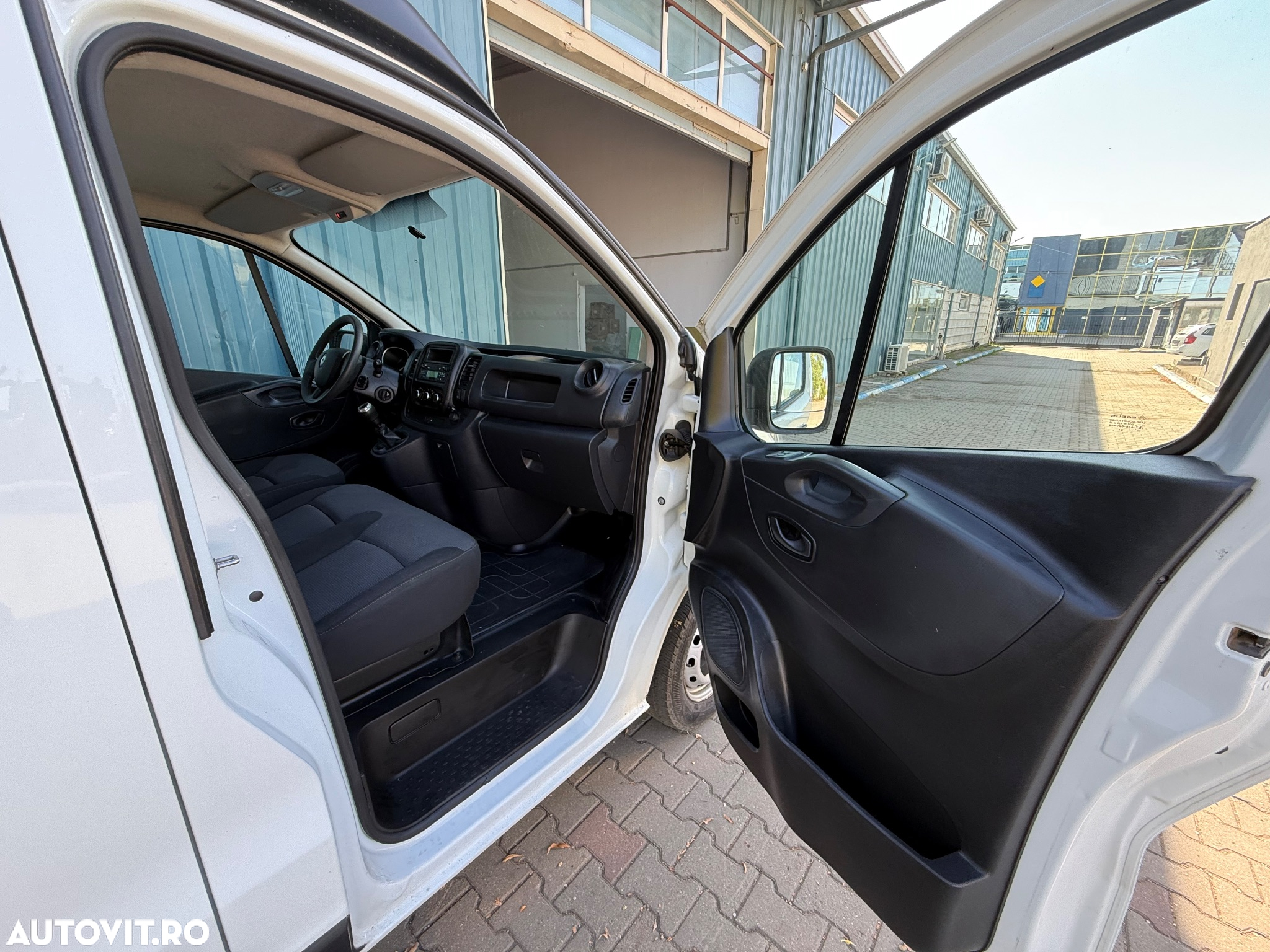 Renault Trafic - 18