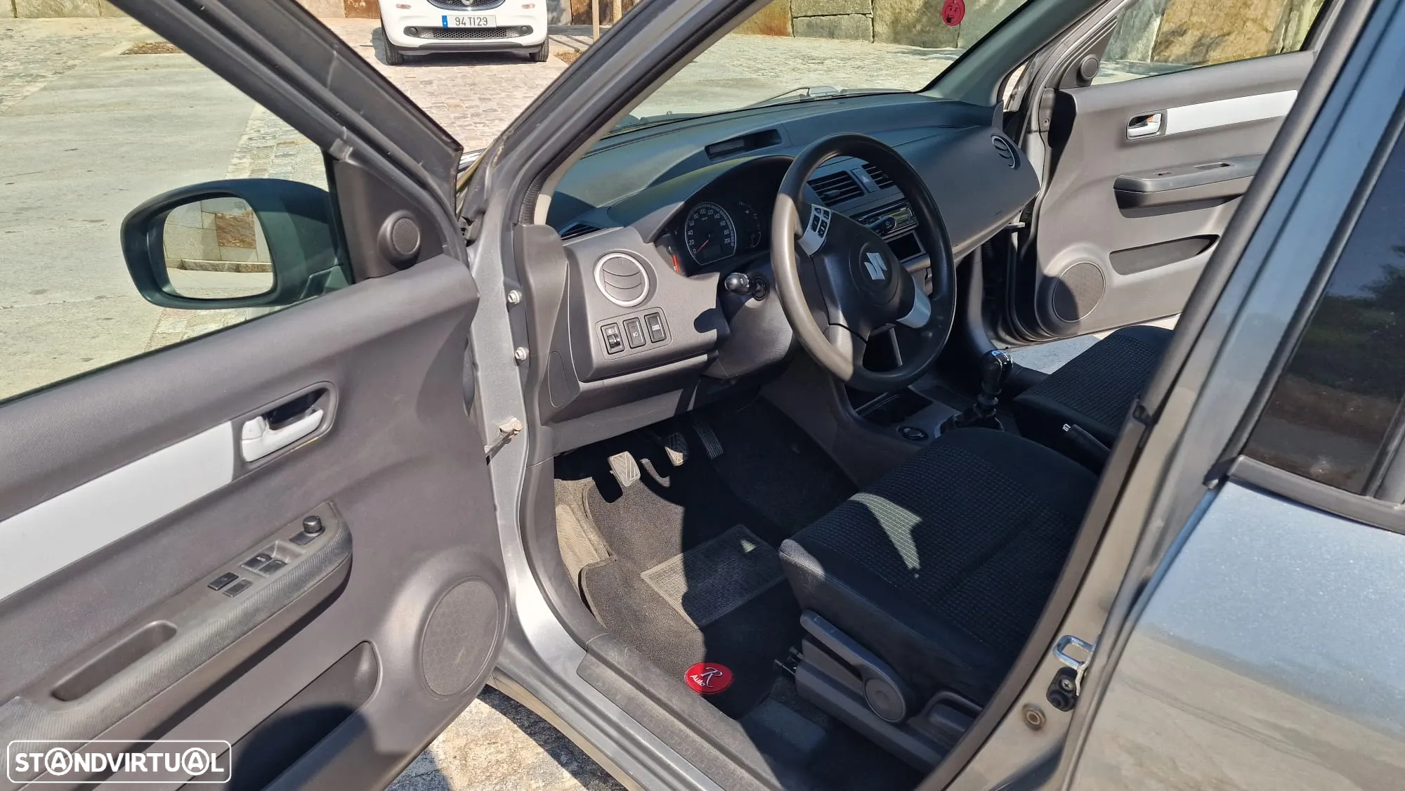 Suzuki Swift 1.3 DDiS GLX - 7