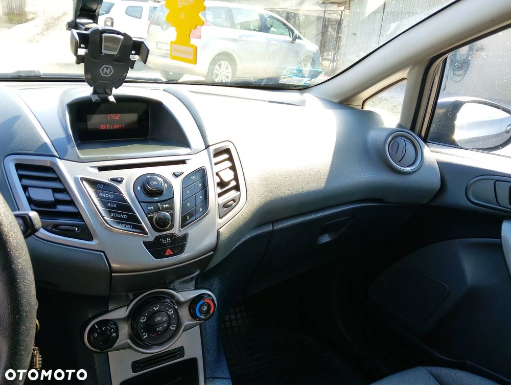 Ford Fiesta - 9