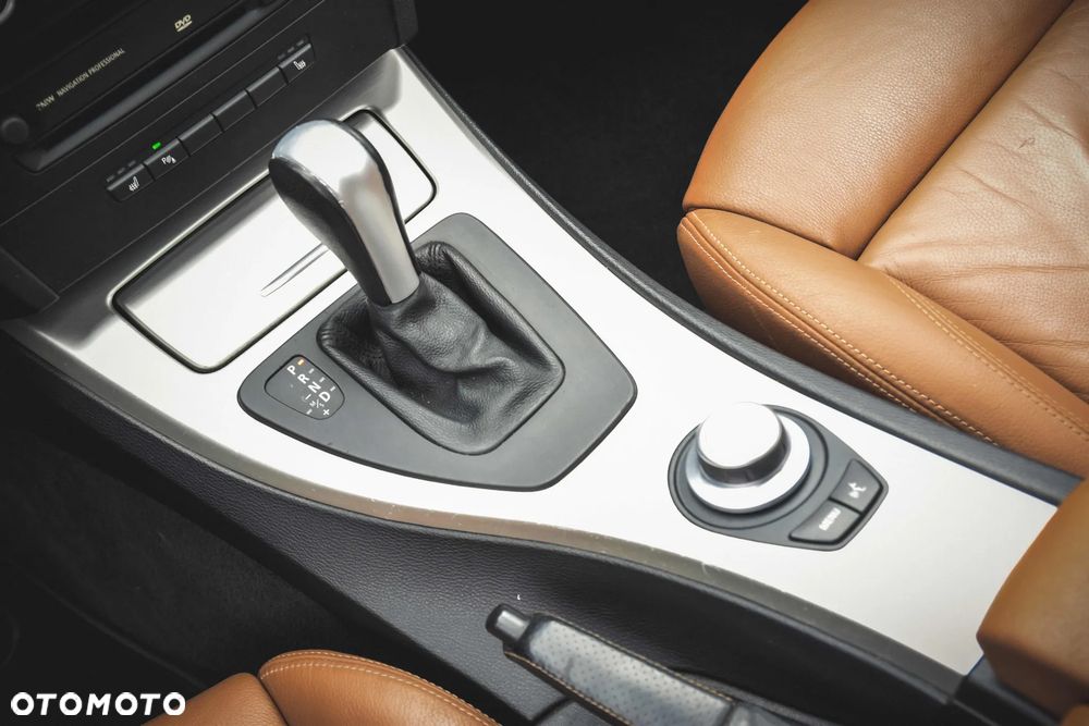 BMW Seria 3 335d - 25