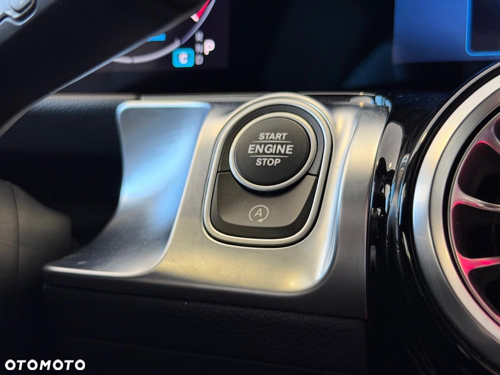 Mercedes-Benz GLB 200 mHEV AMG Line 7G-DCT - 18