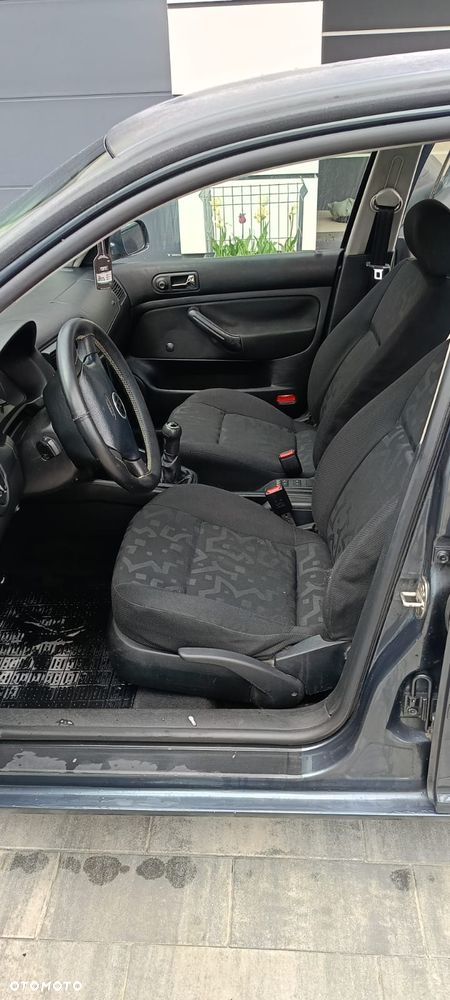 Volkswagen Golf 1.9 CL TDI - 8