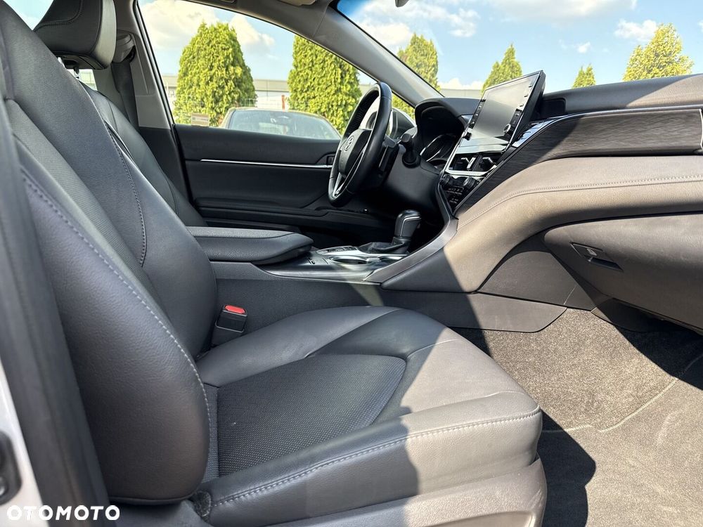 Toyota Camry 2.5 Hybrid Executive CVT - 9