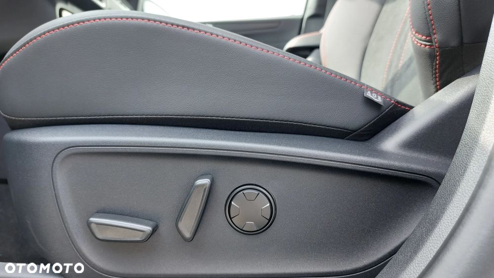 Ford Kuga 1.5 EcoBoost FWD ST-Line X - 16