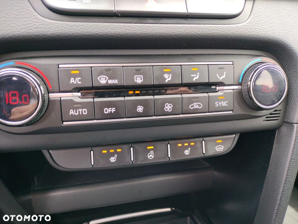 Kia Ceed 1.5 T-GDI Business Line DCT - 32