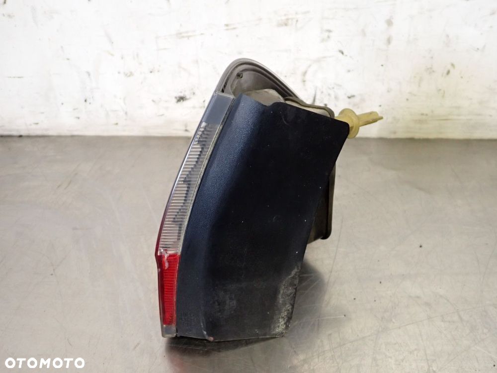 LAMPA LEWA TYLNA FORD S-MAX I - 5