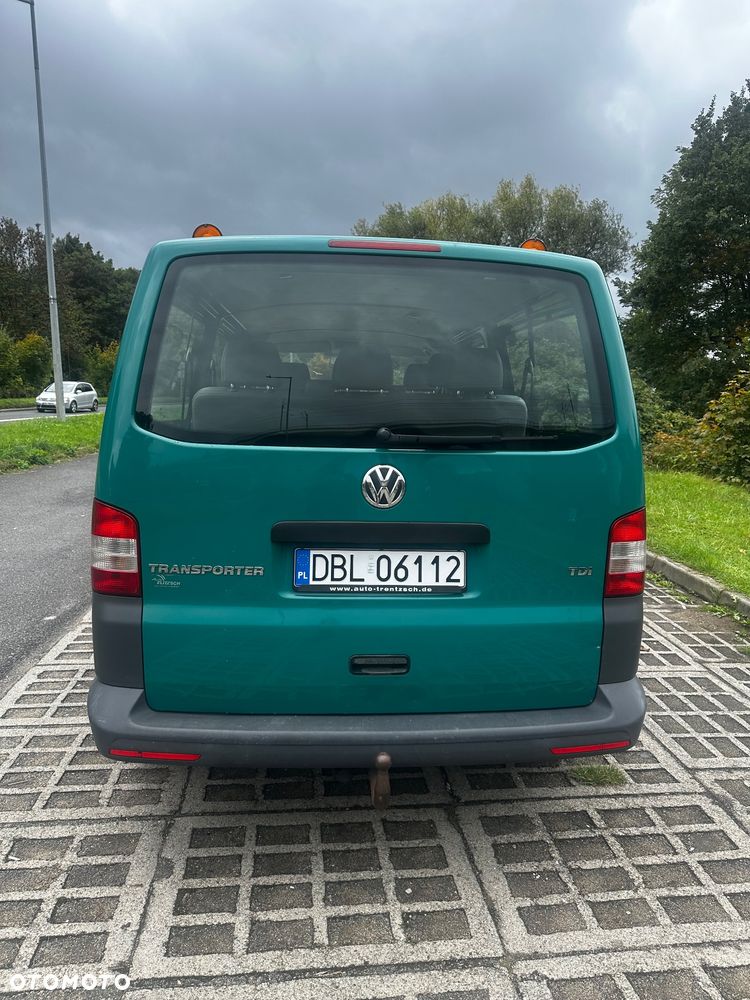 Volkswagen Caravelle - 5