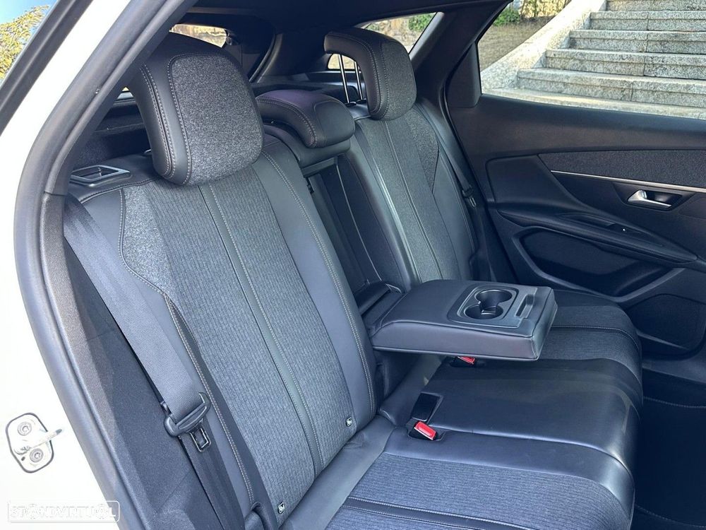 Peugeot 3008 1.5 BlueHDi GT Line EAT8 - 35