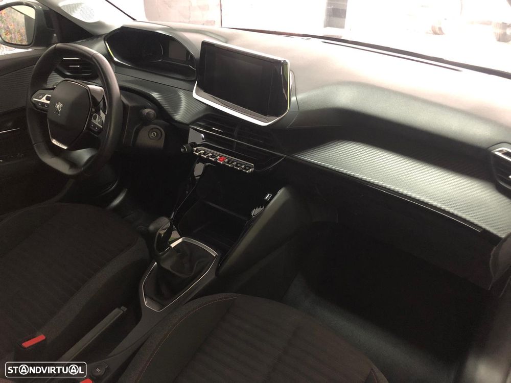 Peugeot 208 - 15