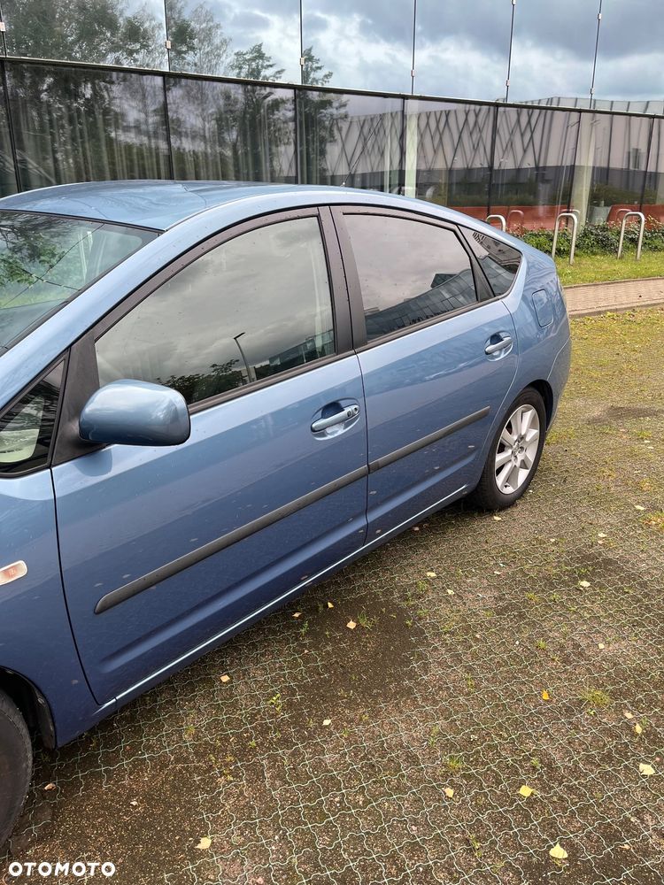 Toyota Prius 1.5 VVT-i Prestige - 4