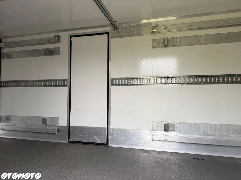 Renault Master 230V Piękny 4.20m Super stan Bezwypadkowy Mroźnia 2X boczne drzwi - 15