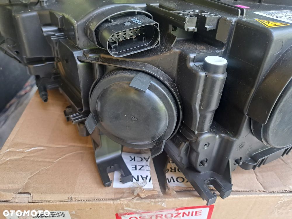 Nowa nieużywana oryginalna Aso lampa przednia prawa Audi A4 B8 lift biksenon neon led. Kod producenta:8KO 941 044 F - 12