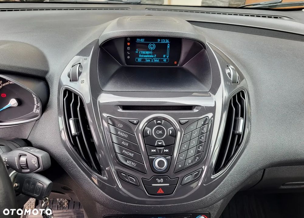 Ford Tourneo Courier 1.0 EcoBoost S&S Titanium - 16