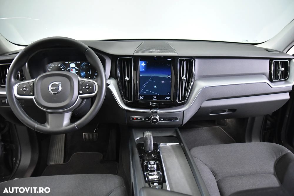Volvo XC 60 B4 D Geartronic Momentum - 9