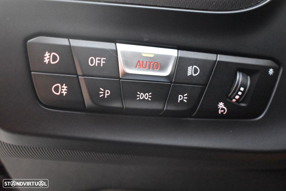 BMW 116 d Pack Desportivo M Auto - 50