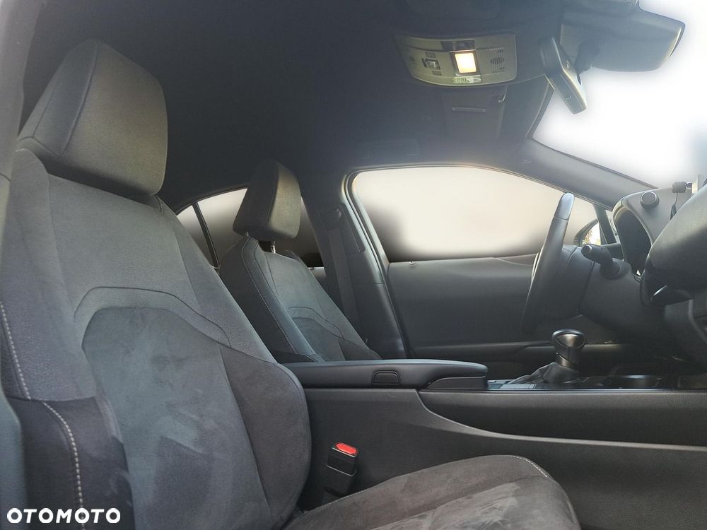Lexus UX 250h GPF Business 2WD - 19