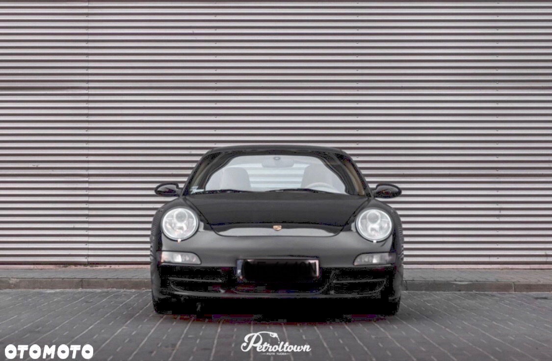 Porsche 911 Carrera - 19