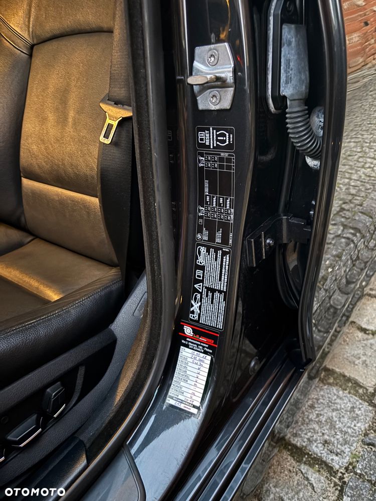 BMW Seria 5 525d xDrive Modern Line - 25