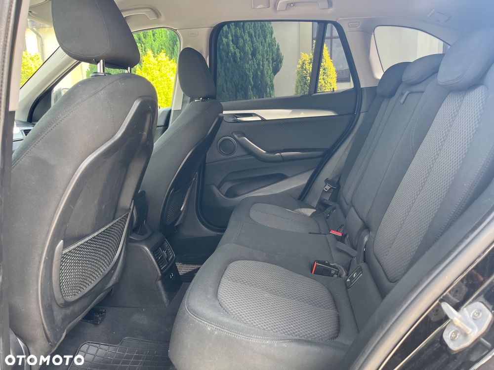 BMW X1 xDrive18d Business Edition - 21