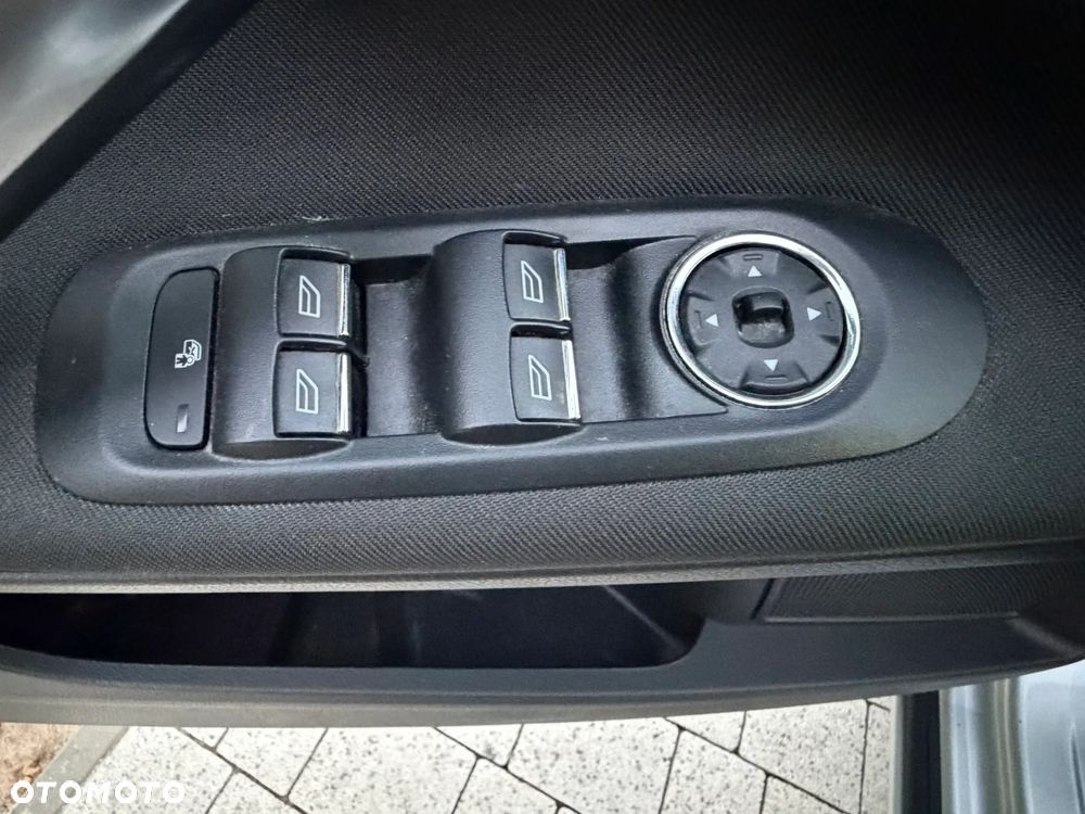 Ford Mondeo - 17