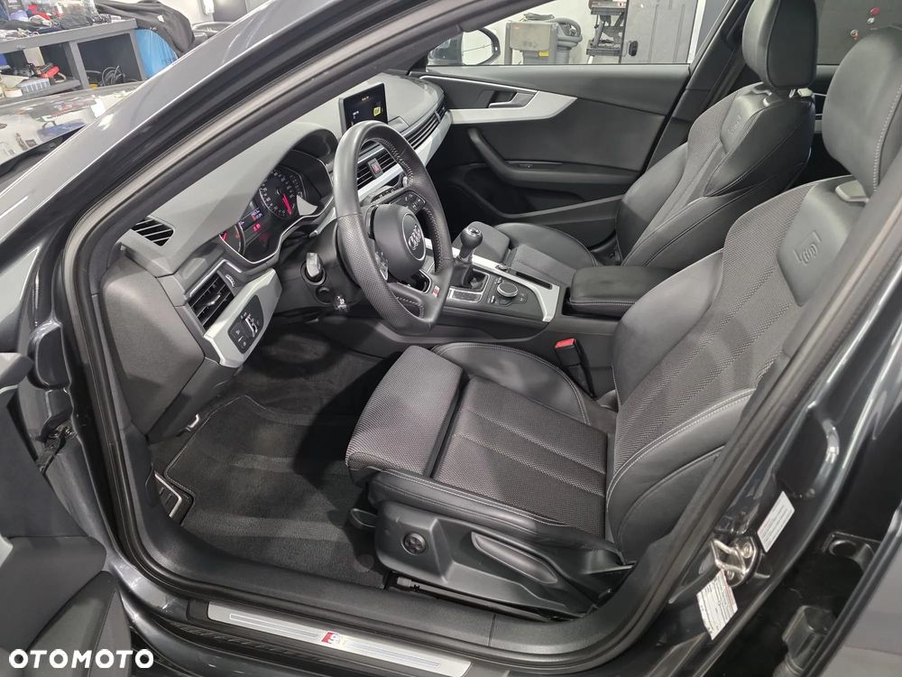 Audi A4 Avant - 30