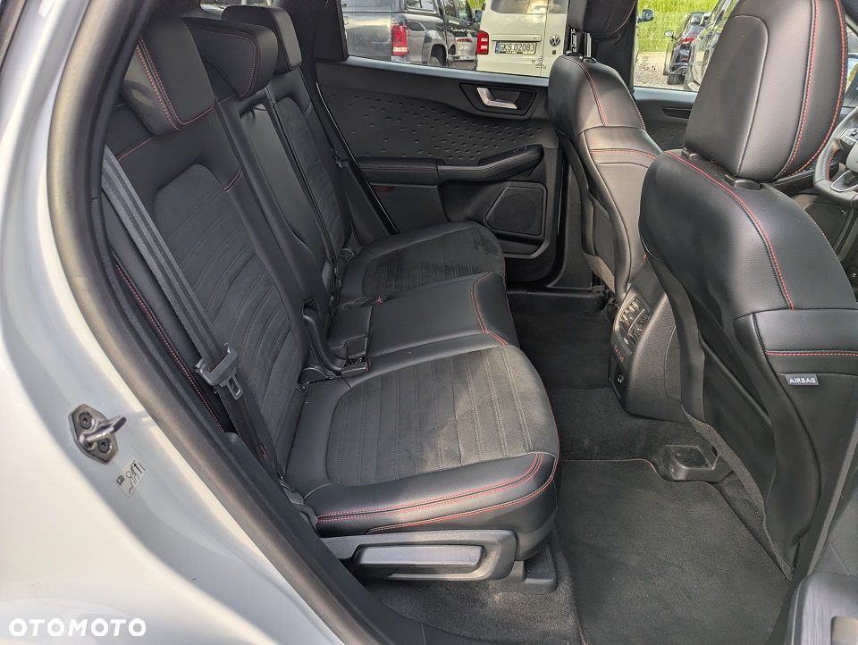 Ford Kuga 2.5 Duratec PHEV ST-LINE - 28