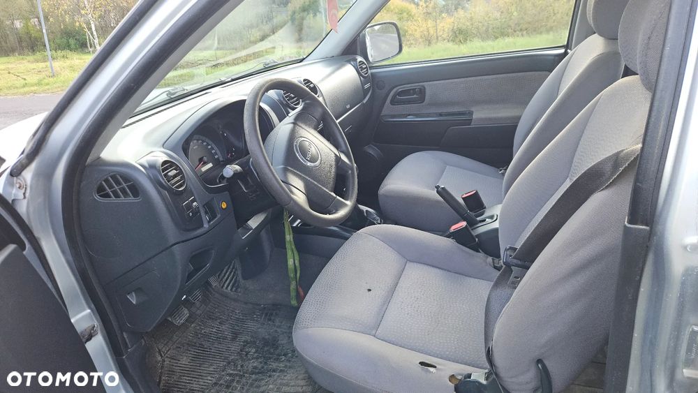 Isuzu D-Max 2.5d DC Basic - 4