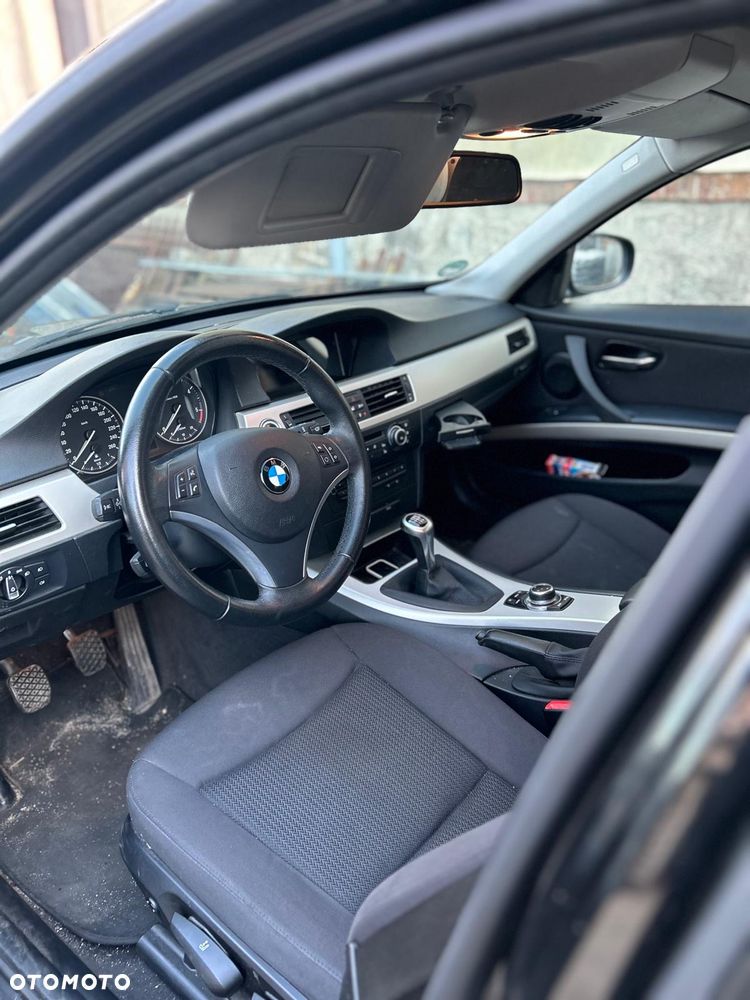 BMW Seria 3 320d - 10